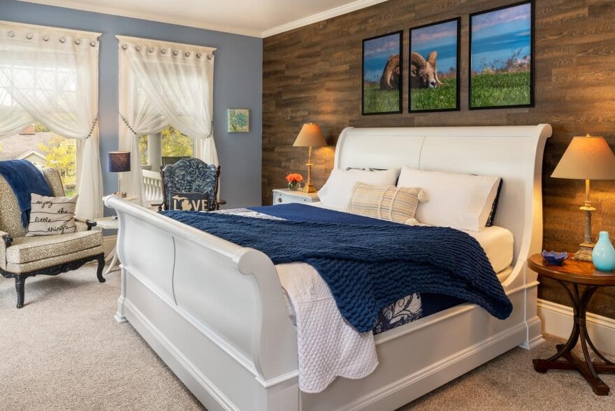 More Photos Of 506 S Oakland St, Saint Johns Hospitality For Sale