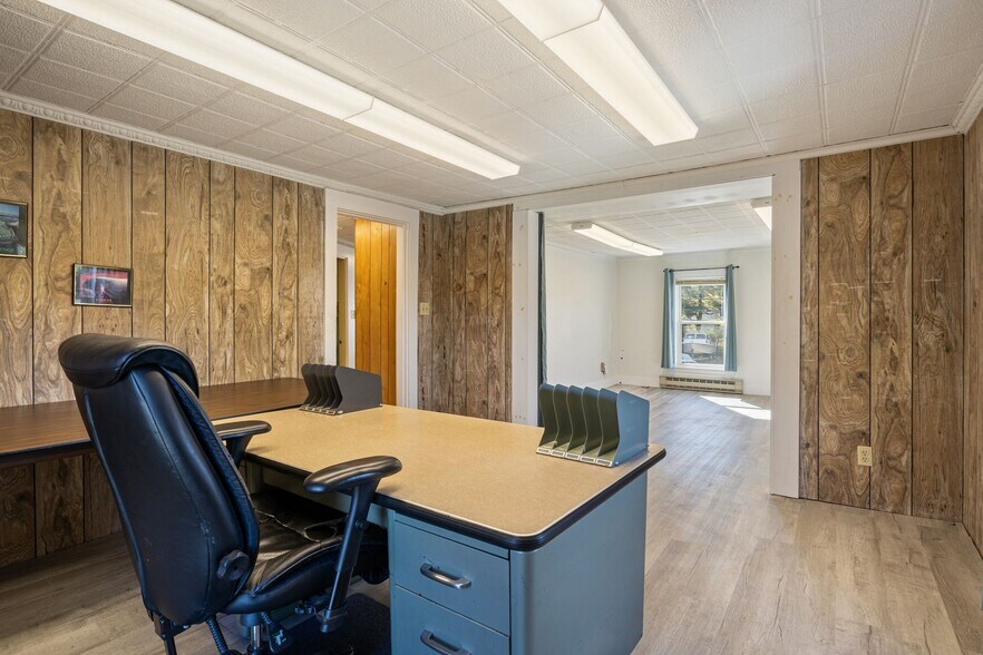 More Photos Of 10 Elm St, Gorham Office For Sale