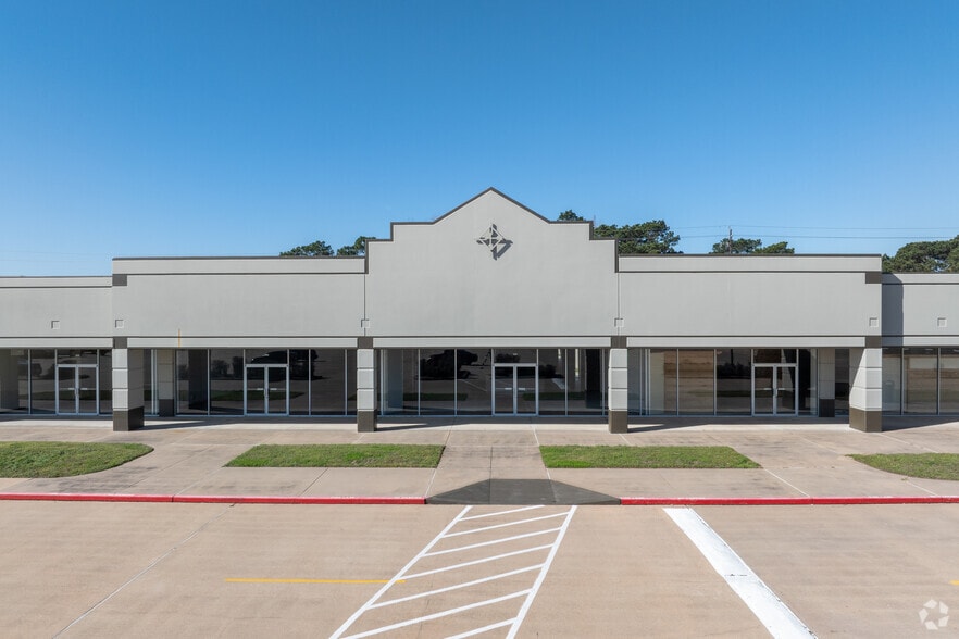 More Photos Of 3701 Outlet Center Dr, Sealy Unknown For Lease