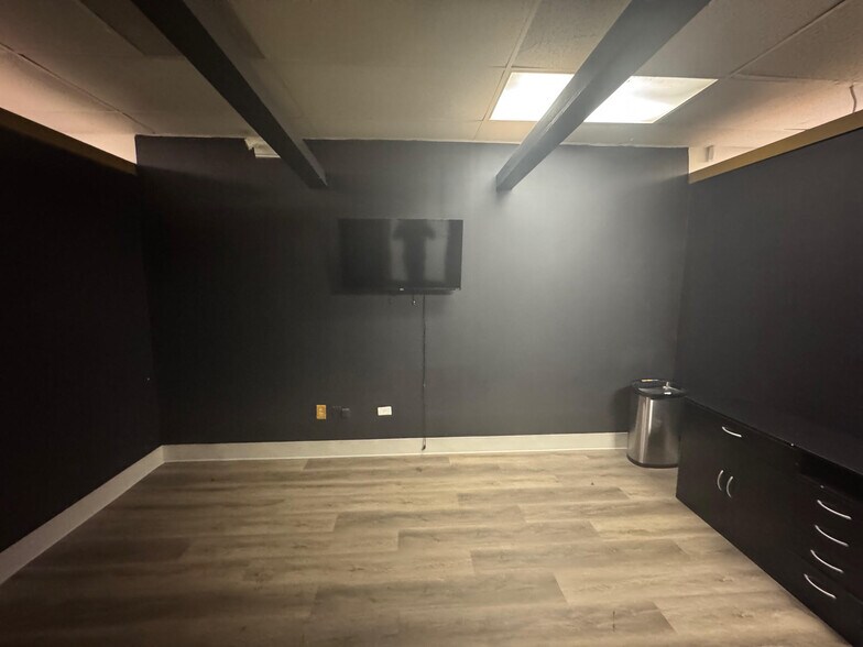 More Photos Of 1760 Lee Rd, Douglasville General Retail For Lease
