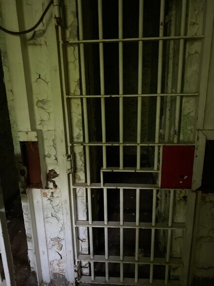 More Photos Of 62 Beckwith Rue E, Perth Flex For Sale