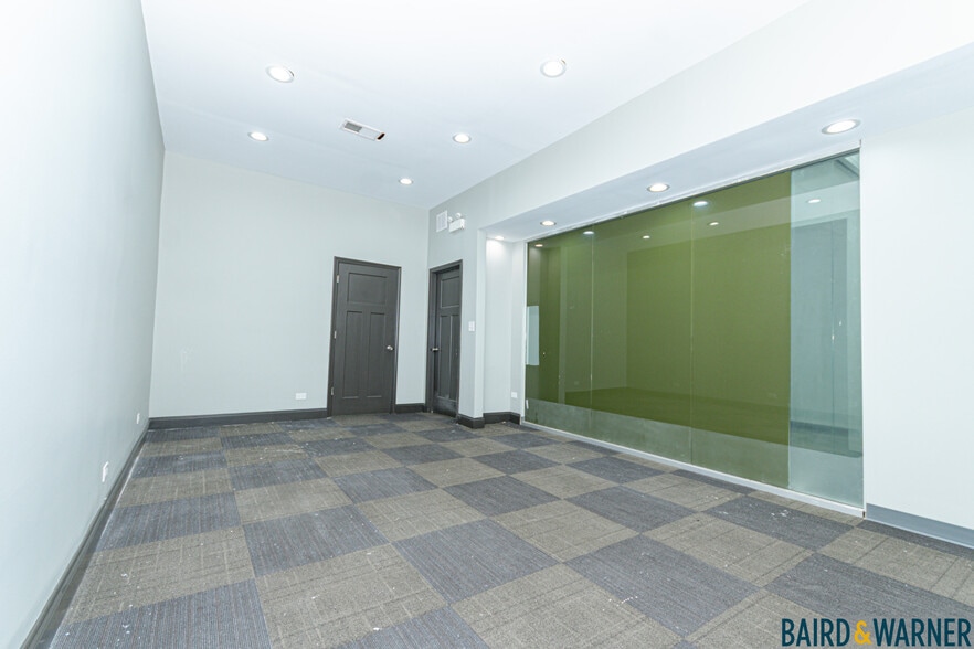 More Photos Of 4827-4831 W Irving Park Rd, Chicago Office For Lease