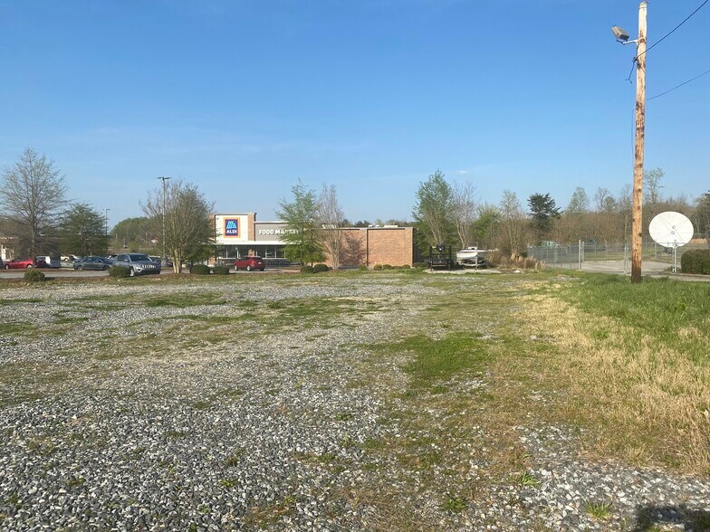 More Photos Of 3300 N Main St, High Point Land For Sale