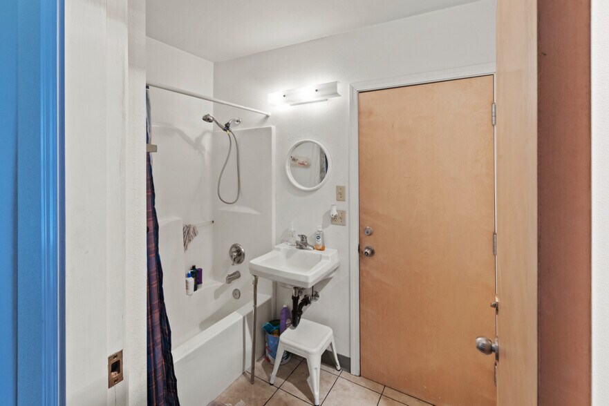 More Photos Of 615 SW Evergreen Ave, Redmond Multifamily For Sale