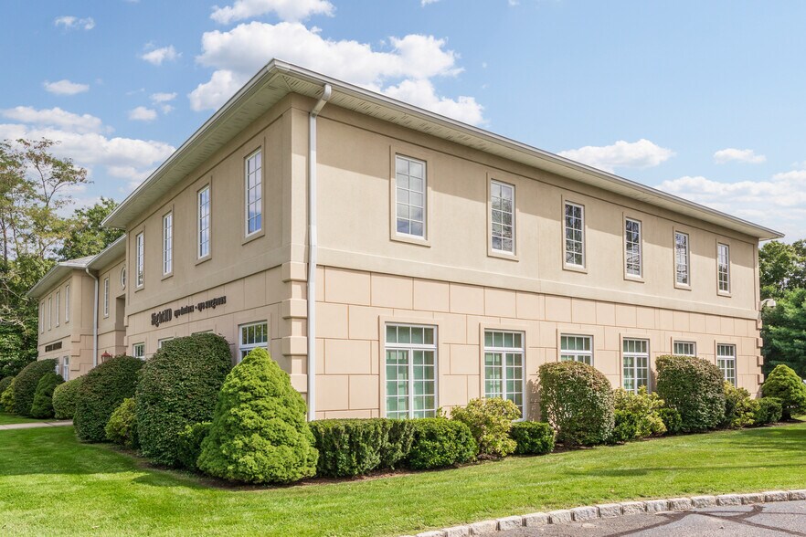 More Photos Of 223 W Montauk Hwy, Hampton Bays Medical For Lease