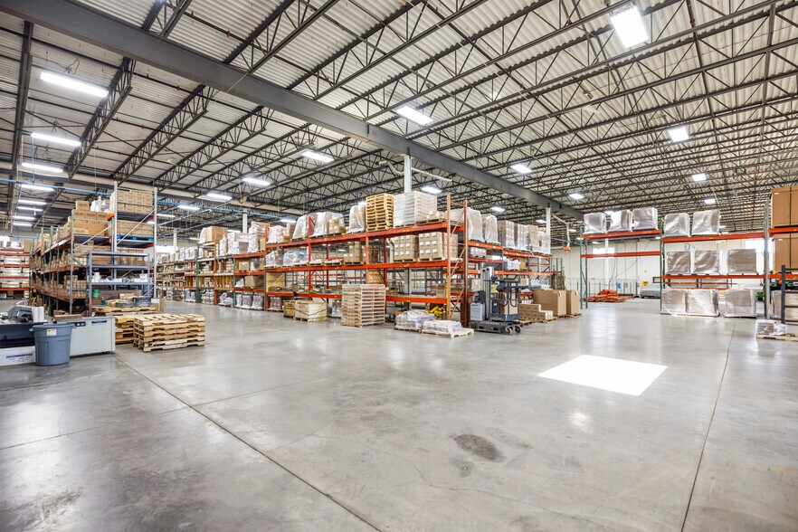 More Photos Of 610 Whitetail Blvd, River Falls Warehouse For Lease