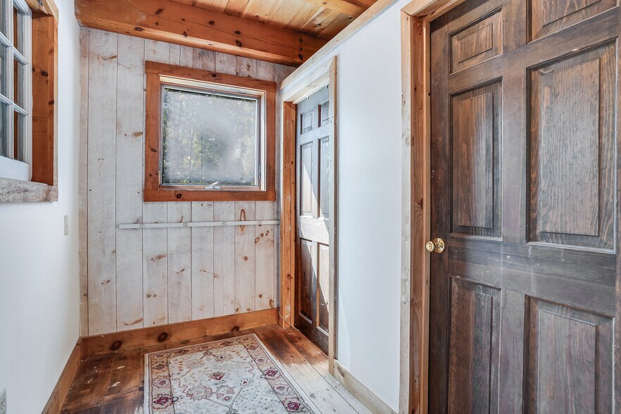 More Photos Of 3 Elm Hill Rd, Peterborough Freestanding For Sale