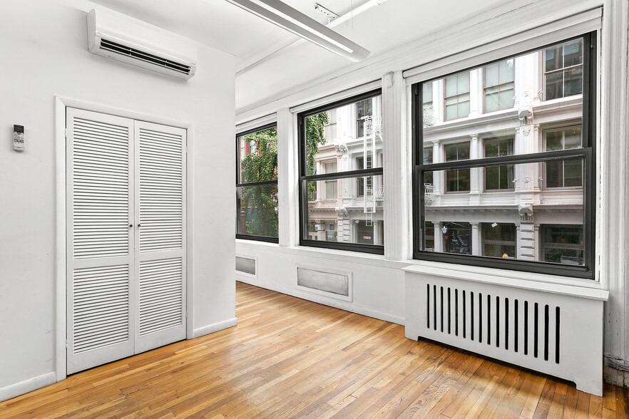 More Photos Of 118 Spring St, New York Apartments For Lease