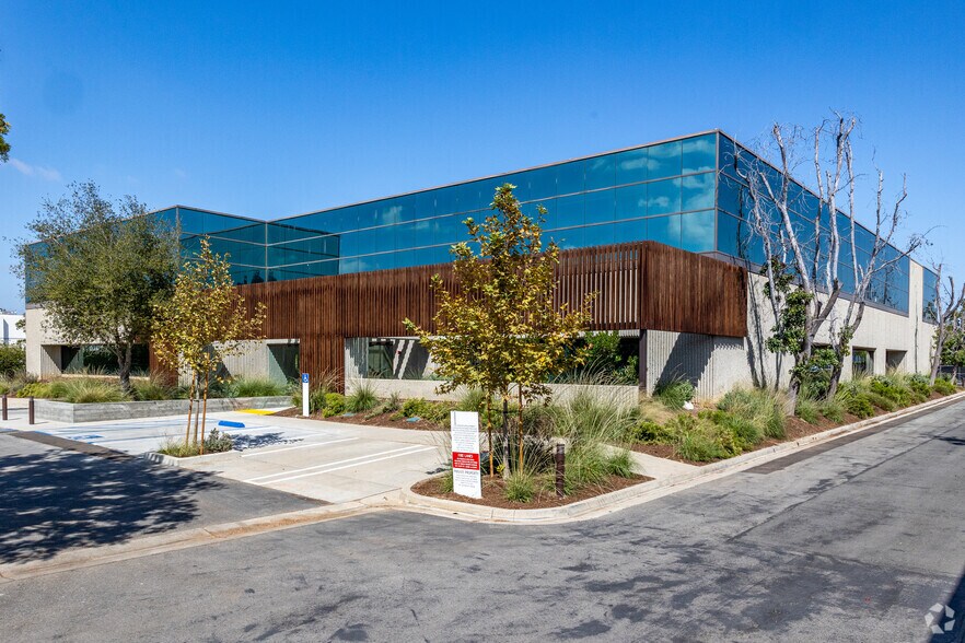 Primary Photo Of 200 E Baker St, Costa Mesa Loft Creative Space For Sale