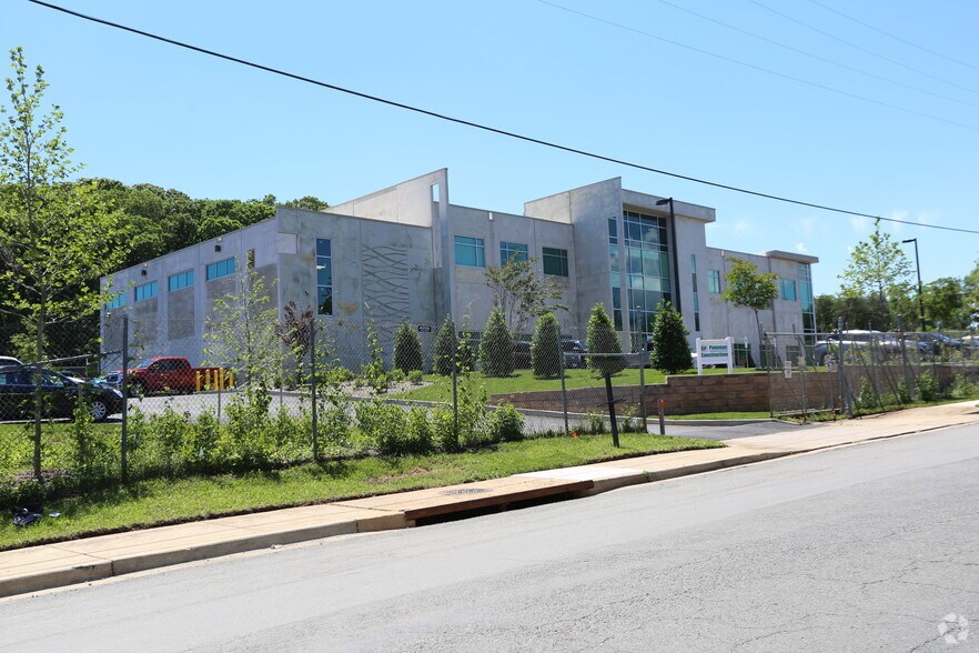 More Photos Of 7521 Jefferson Ave, Hyattsville Flex For Lease