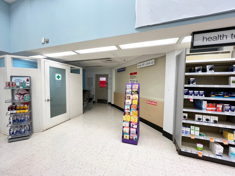 More Photos Of 1201 NW 12th St, Oklahoma City Drugstore For Lease