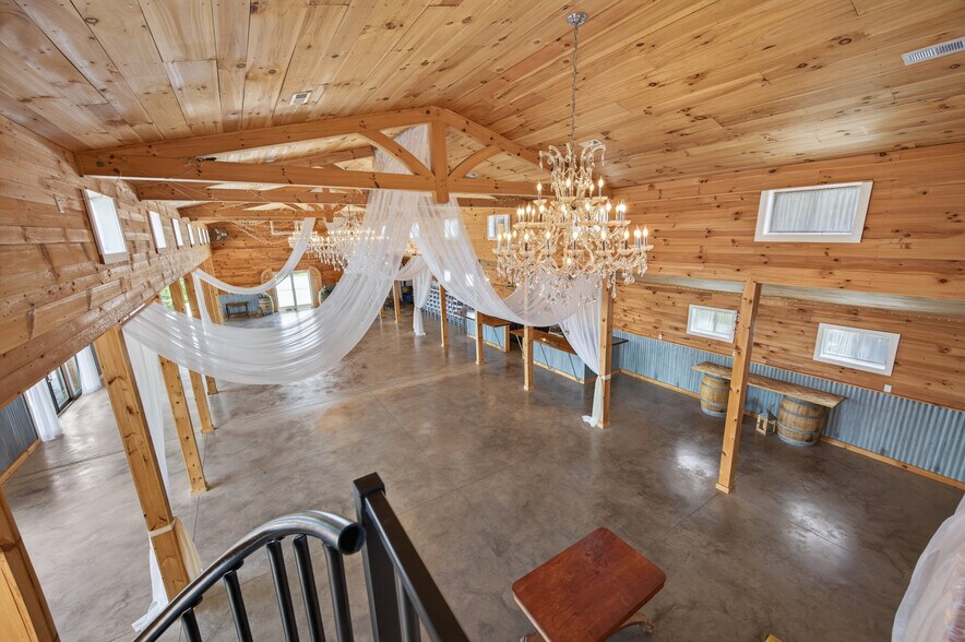 More Photos Of 639 Wagon Wheel Rd, Elk Creek Lodge Meeting Hall For Sale