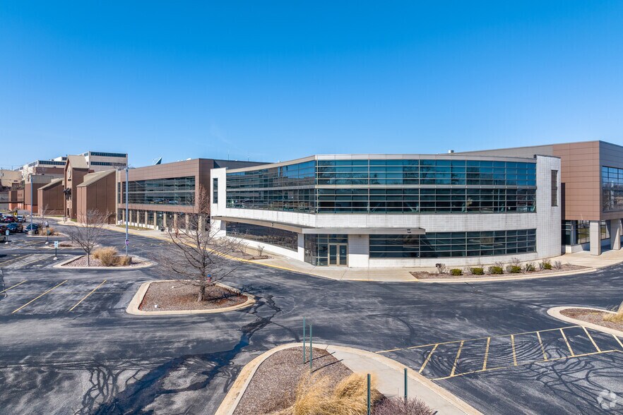 More Photos Of 801 S 60th St, West Allis Office For Lease