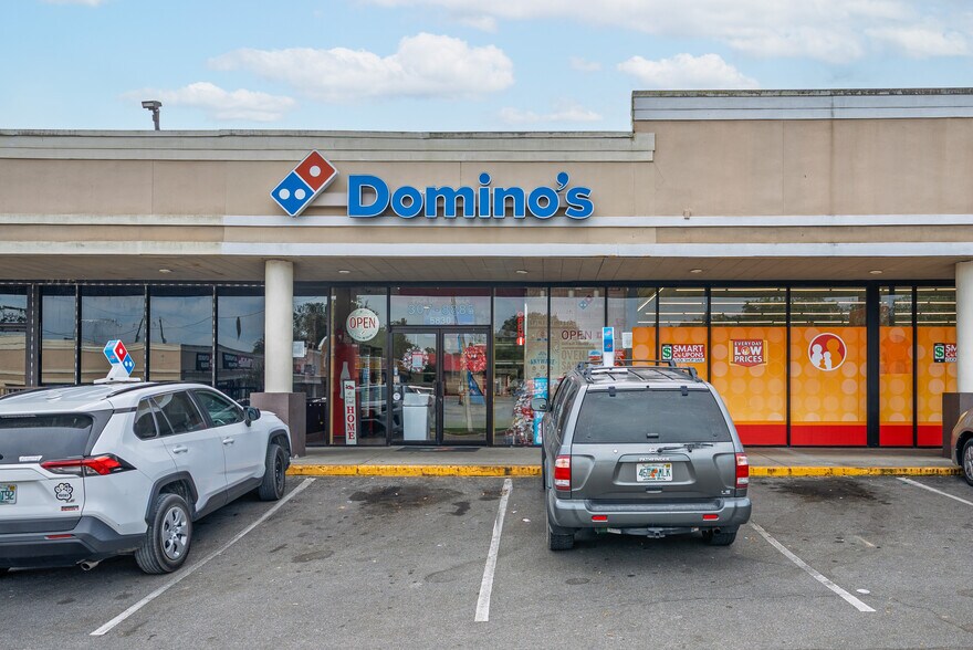 More Photos Of 5810-5840 SE Abshier Blvd, Belleview Storefront For Lease