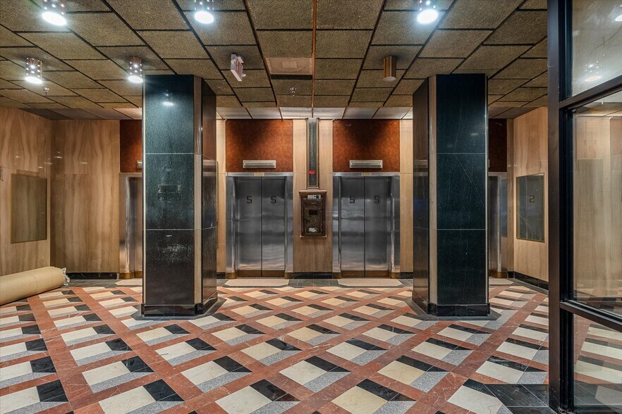 More Photos Of 509 Marshall St, Shreveport Office For Sale