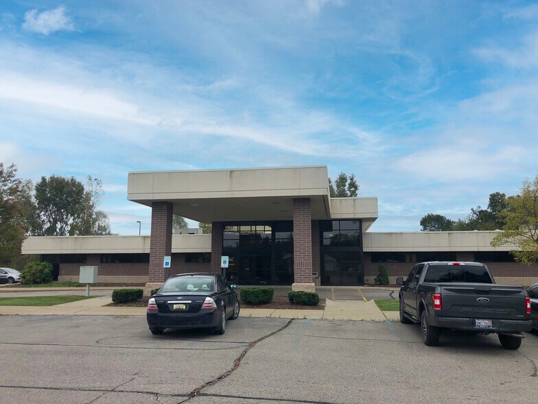 More Photos Of 1794 N Lapeer Rd, Lapeer Medical For Lease