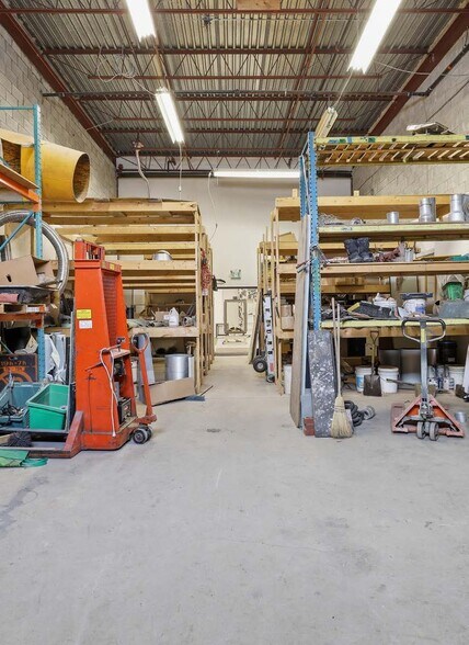 More Photos Of 9601-9635 Rue Clément, Montréal Warehouse For Sale