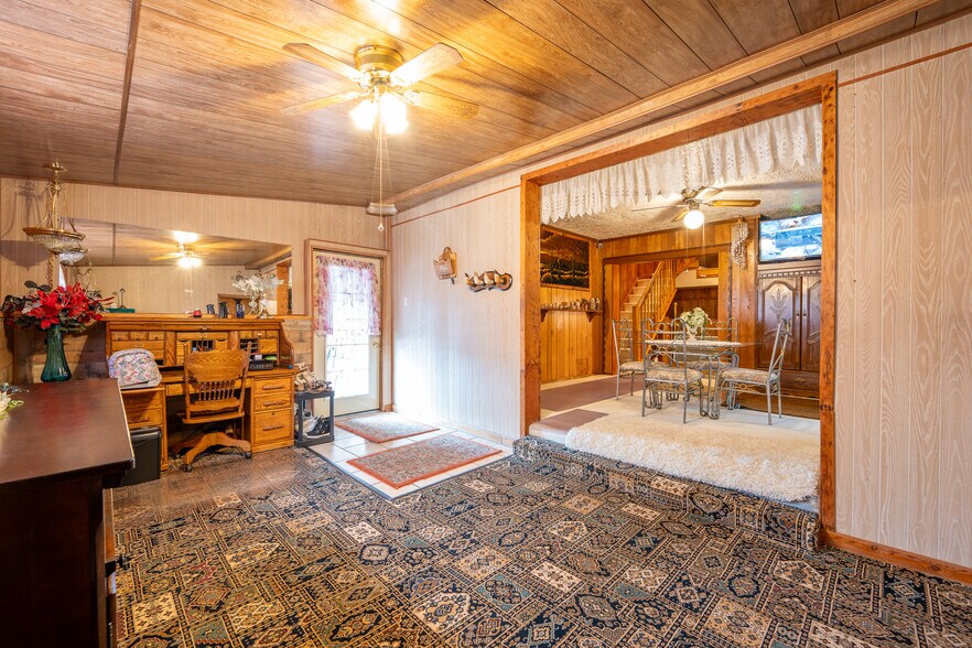 More Photos Of 608 N Chestnut St, Derry Restaurant For Sale