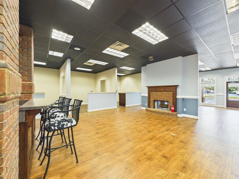 More Photos Of 7559 Kayne Blvd, Columbus Freestanding For Lease