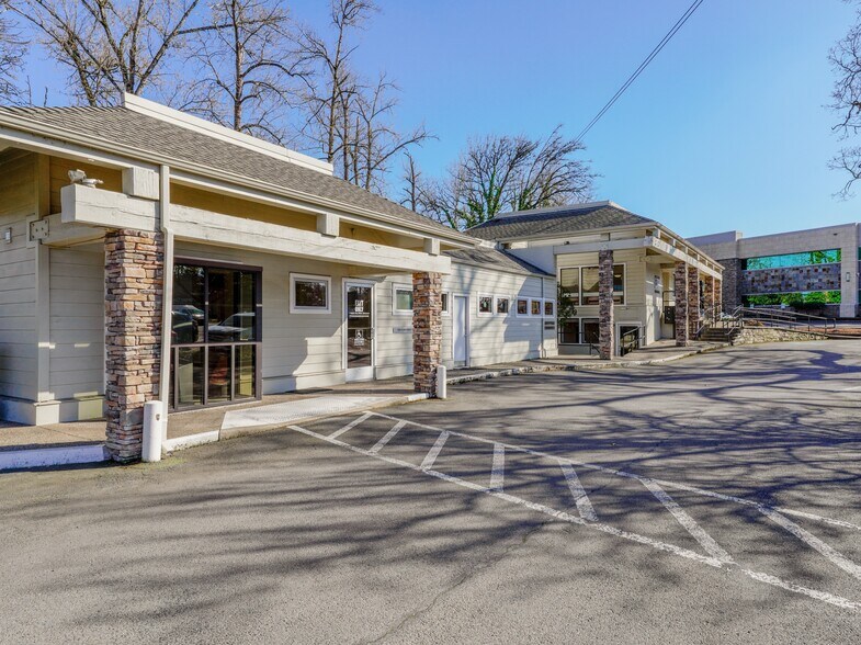 Primary Photo Of 620-660 12th St SE, Salem Medical For Lease
