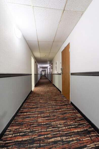 More Photos Of 3205 S Locust St, Grand Island Hotel For Sale