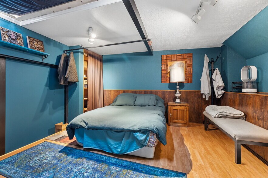 More Photos Of 825-829 27th Ave, Oakland Manufacturing For Sale