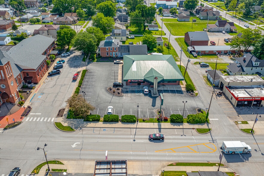 More Photos Of 111 S Indiana St, Mooresville Freestanding For Lease