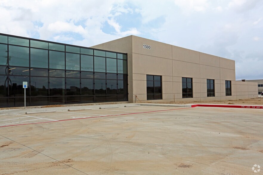 More Photos Of 1500 Volta Dr, Cedar Park Research And Development For Lease