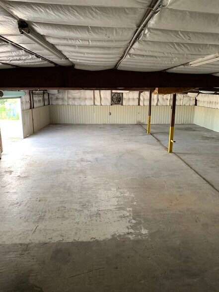 More Photos Of 12841 Highway 90, Beaumont Warehouse For Lease