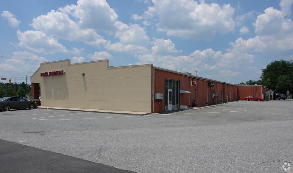 More Photos Of 2900 N Main St, High Point Unknown For Lease