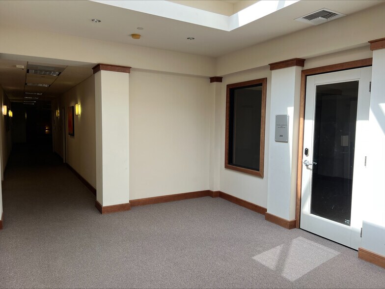 More Photos Of 2511 Garden Rd, Monterey Unknown For Lease