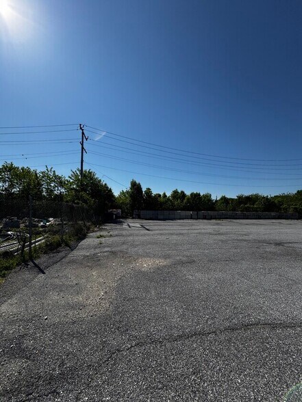 More Photos Of 4214 North Point Blvd SE, Dundalk Warehouse For Lease