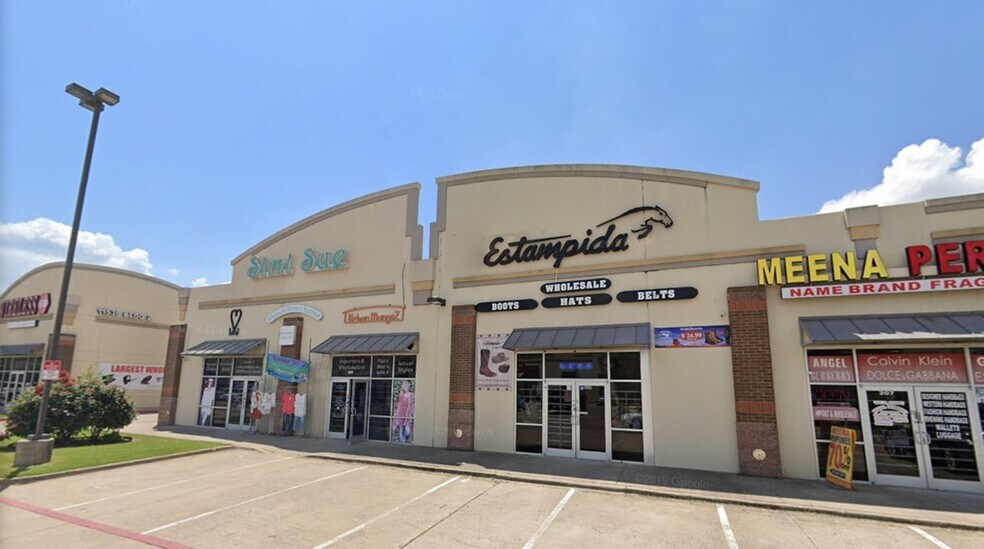 More Photos Of 11536 Harry Hines Blvd, Dallas General Retail For Sale