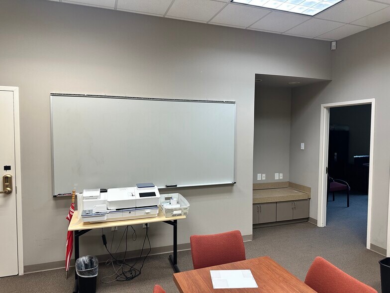 More Photos Of 201 Stonewall St, Cartersville Office For Sale