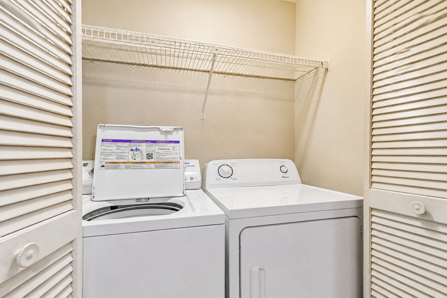 More Photos Of 3132 Bloomingdale Villas Ct, Brandon Apartments For Sale