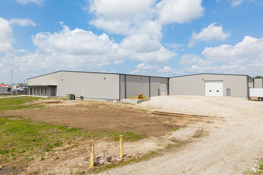 More Photos Of 800 Industrial Dr, Franklin Warehouse For Sale
