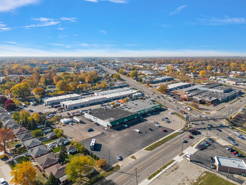 More Photos Of 31938 Groesbeck Hwy, Fraser Freestanding For Sale