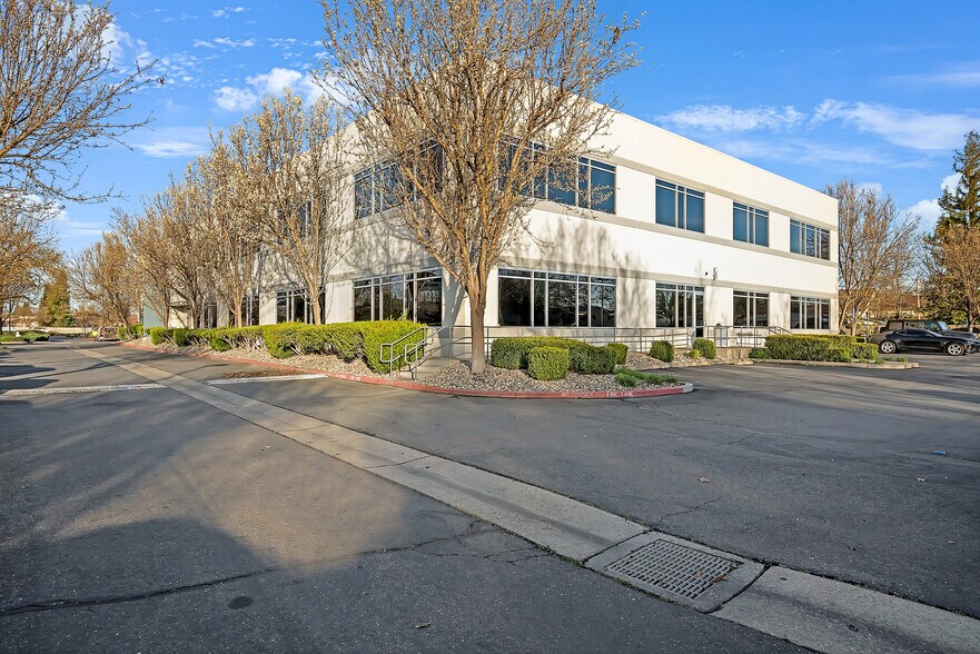 More Photos Of 9355 E Stockton Blvd, Elk Grove Office For Sale