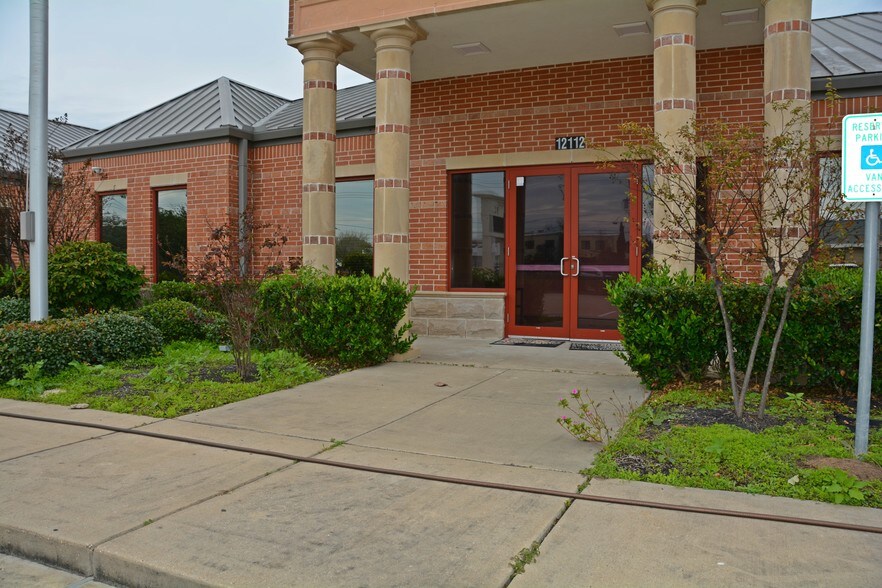 More Photos Of 12112 Bellaire Blvd, Houston Medical For Lease