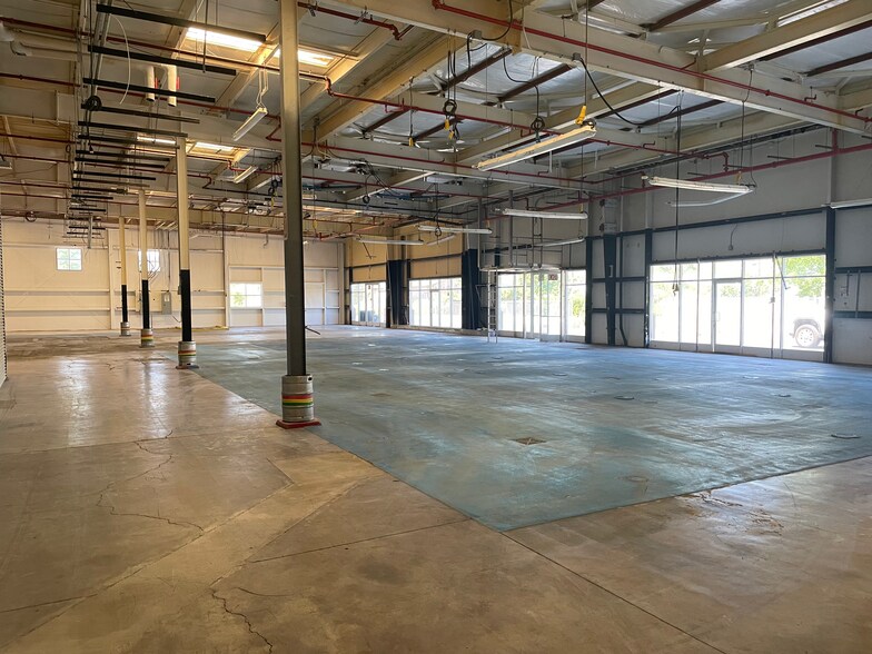 More Photos Of 110 Sandholm Ln, Cloverdale Manufacturing For Lease