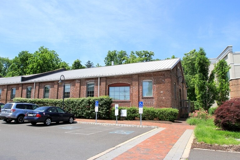 More Photos Of 500-580 Union Square Dr, New Hope Coworking Space
