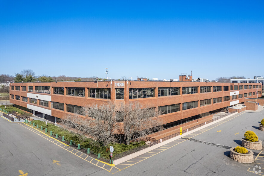 Primary Photo Of 1985 Marcus Ave, New Hyde Park Office For Lease