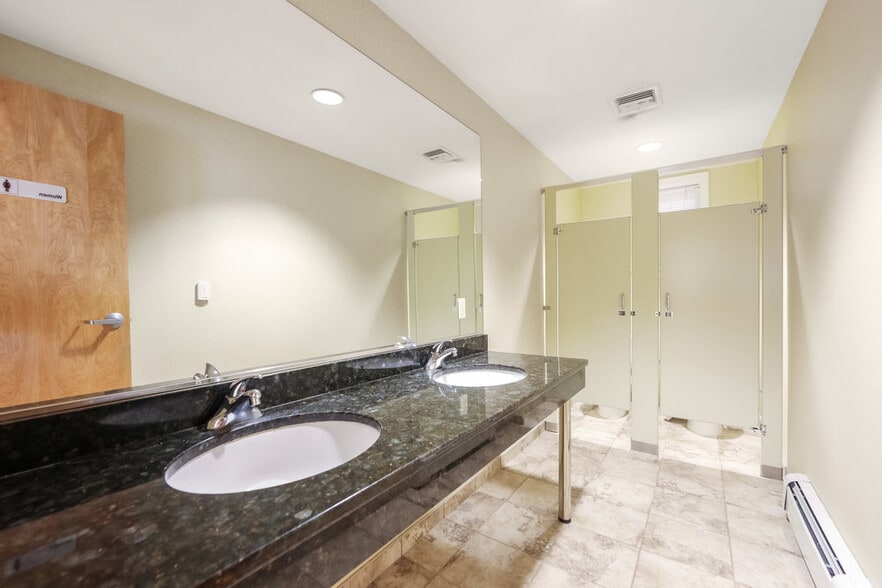 More Photos Of 36 Bergen St, Hackensack Loft Creative Space For Sale