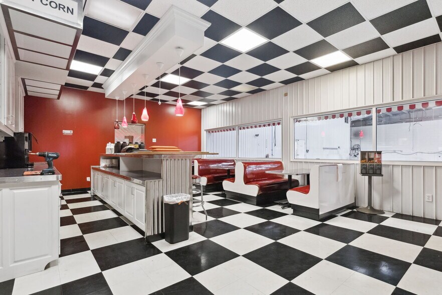 More Photos Of 6661 Huntley Rd, Columbus Warehouse For Sale