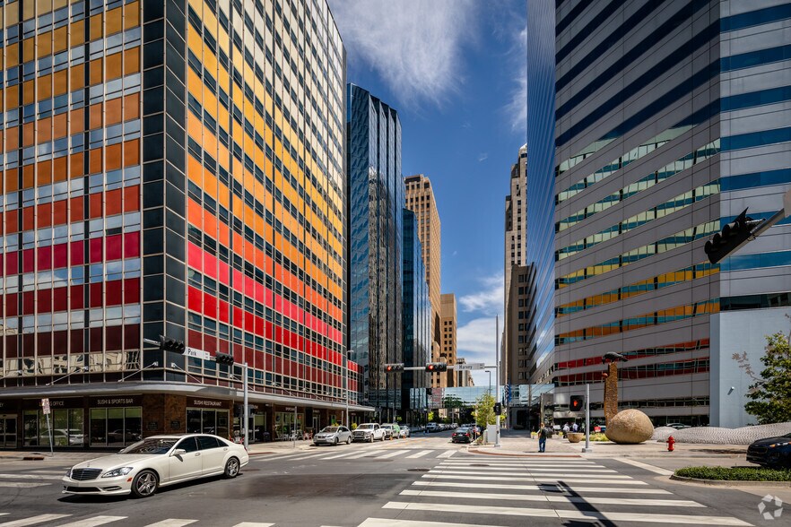 More Photos Of 210 Park Ave, Oklahoma City Office For Lease