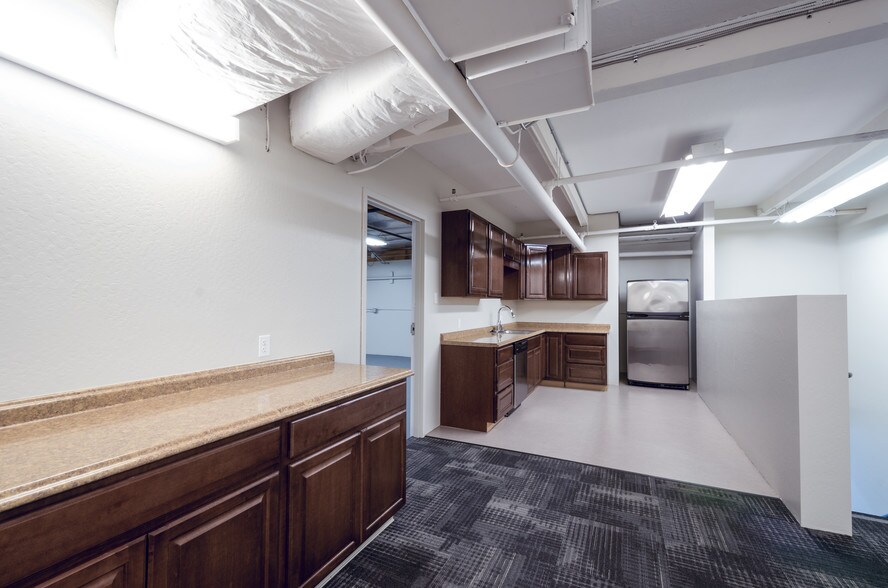 More Photos Of 901 Shasta St, Redwood City Warehouse For Lease