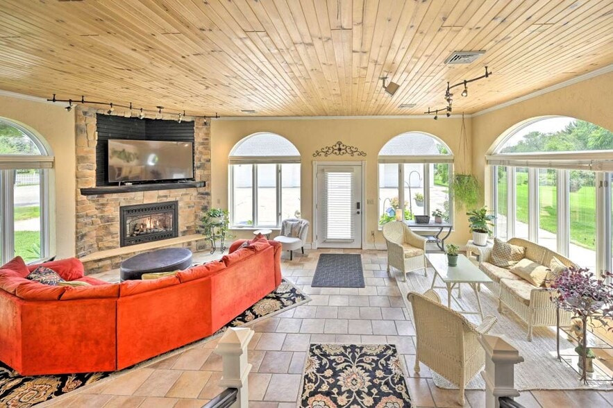 More Photos Of 106 Bowman Rd, Wisconsin Dells Hospitality For Sale