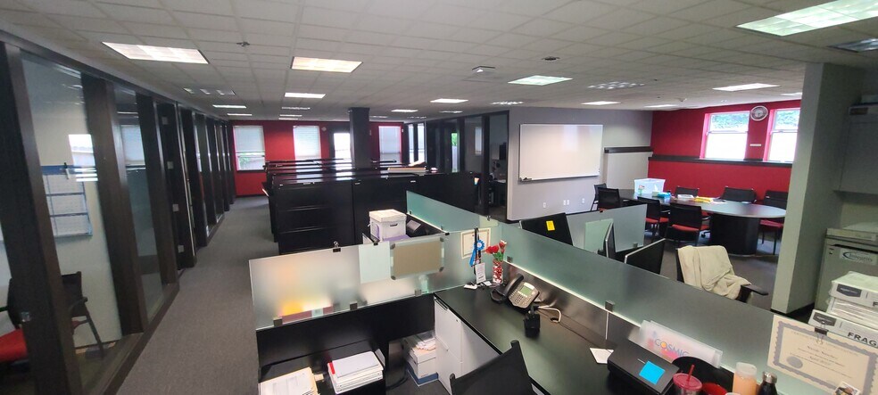 More Photos Of 7300 Healdsburg Ave, Sebastopol Office For Sale