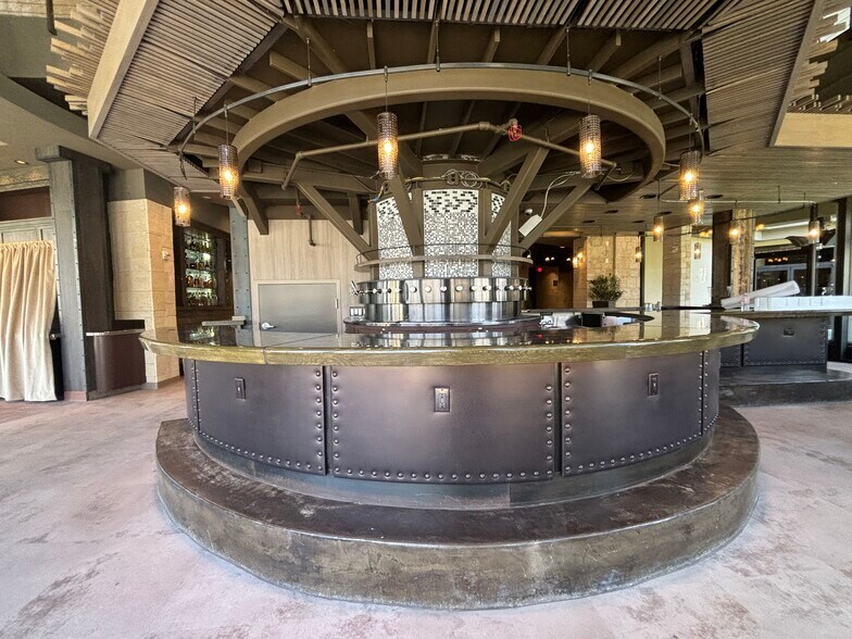 More Photos Of 100-200 Harbor Dr, San Diego Apartments For Sale