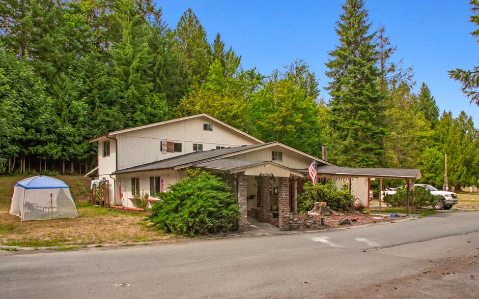More Photos Of 1105 Riverside Dr, Vernonia Manufactured Housing Mobile Home Park For Sale